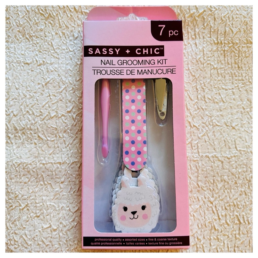Cute Llama Manicure Set /Grooming Kit 7 Piece Pink and White NEW